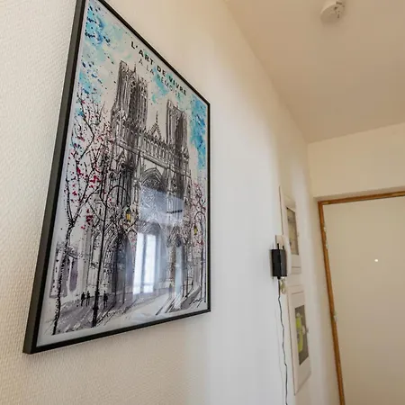 Le Zola Remois Apartmán *